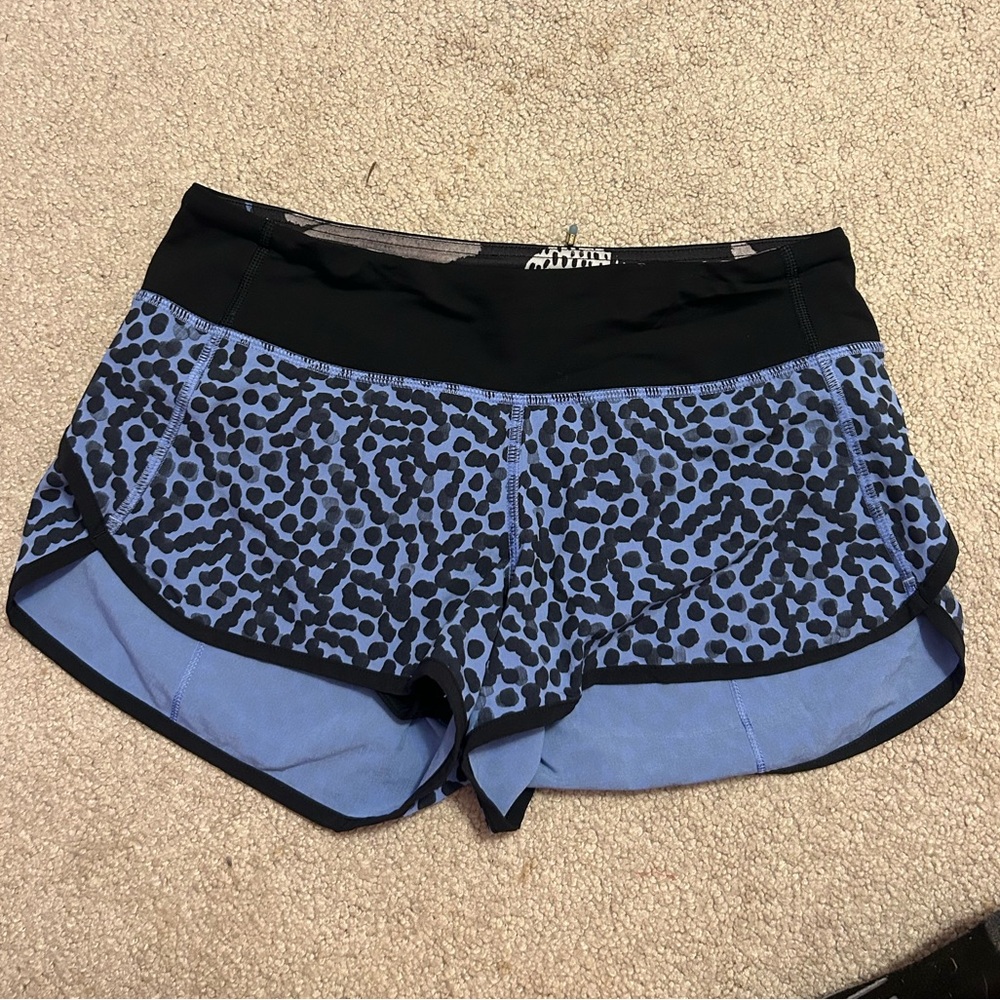 Lululemon like new, blue, size 4, 2.5 inch shorts